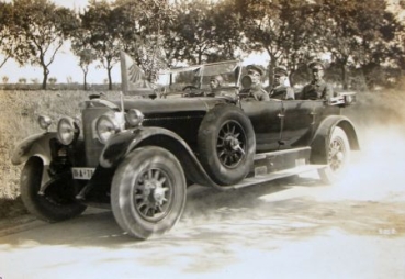 Mercedes-Benz Cabriolet mit Reichskanzler Hindenburg beim Gruppenmanöver 1926 Originalfoto (2093)